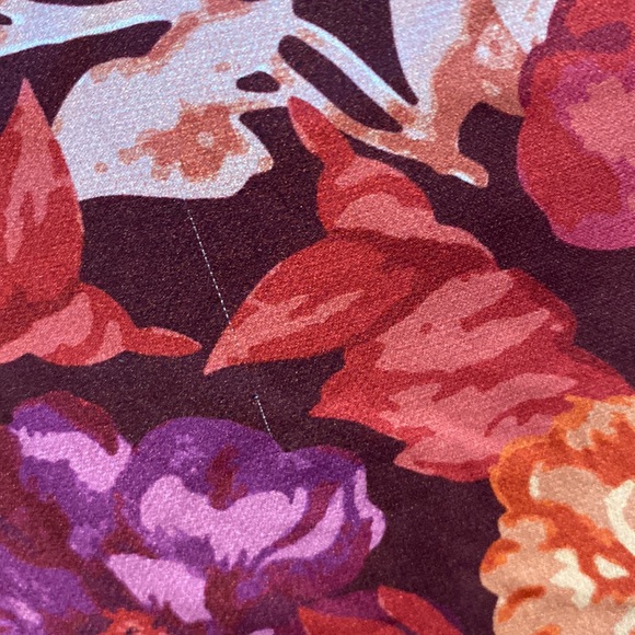 EN SAISON Women’s Floral Sweetheart neckline Long Sleeve Crop Top Size XS - Picture 9 of 9